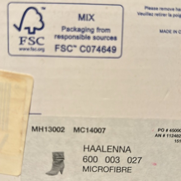 Brand new beautiful red suede boots - Picture 4 of 4